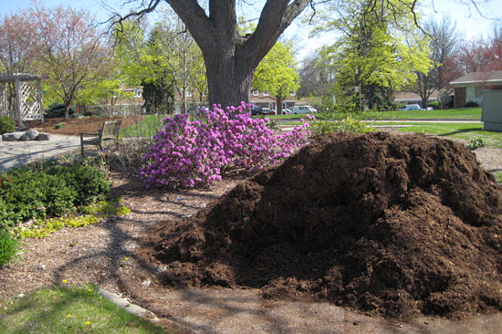 20yds of mulch to spread